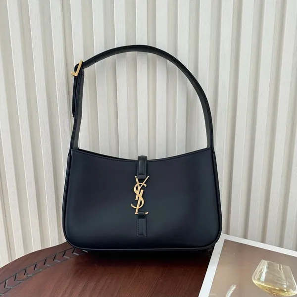 LE 5 À 7 Handbag Chain